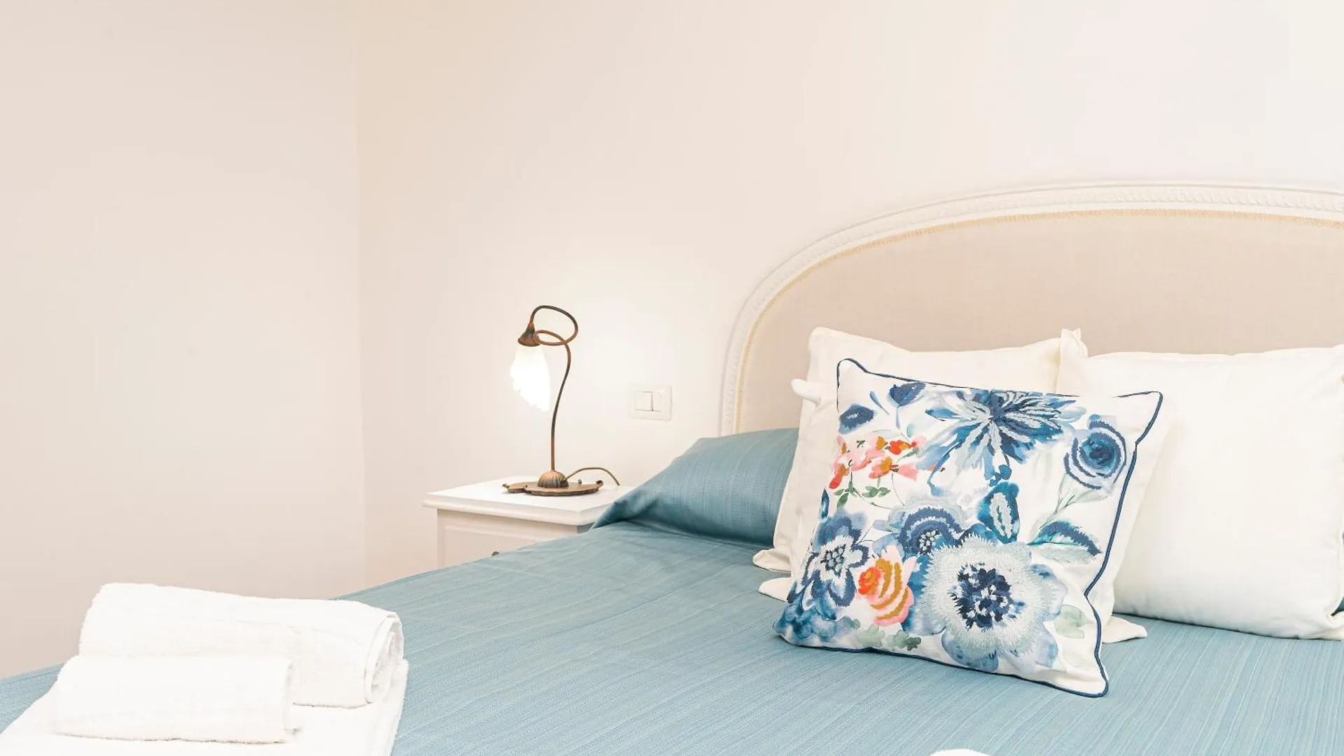Apartment Napulitandream Duomo Suite Naples